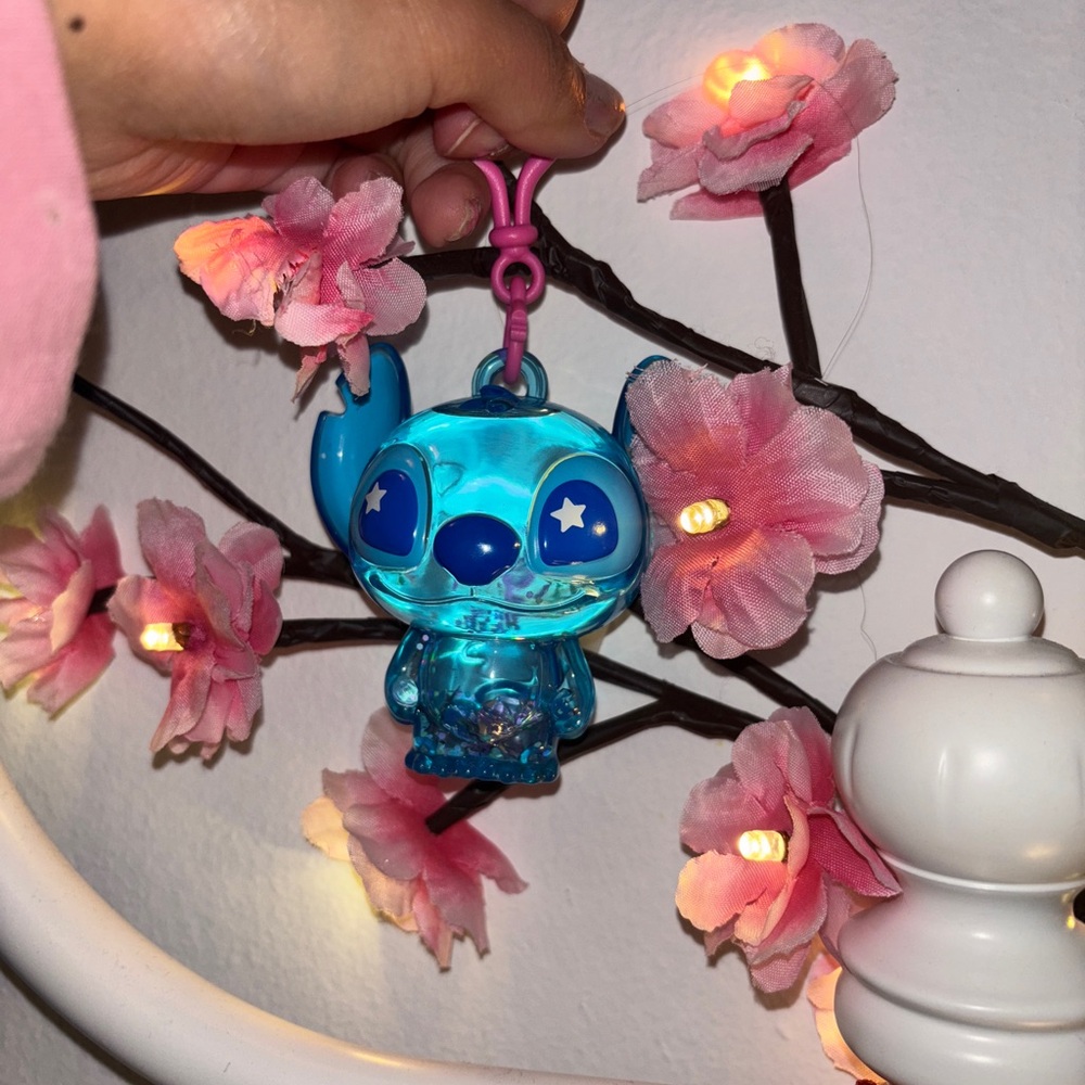 STITCH Character Keychain with water